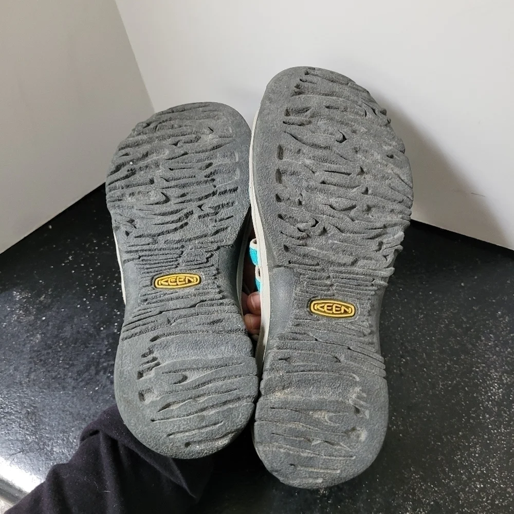 Keen turquoise sandal